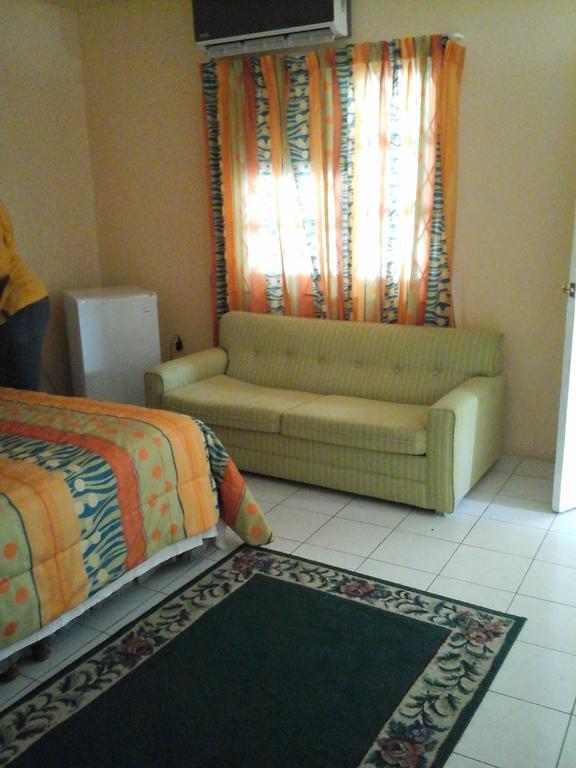 Port Of Call Hotel Black River Room photo