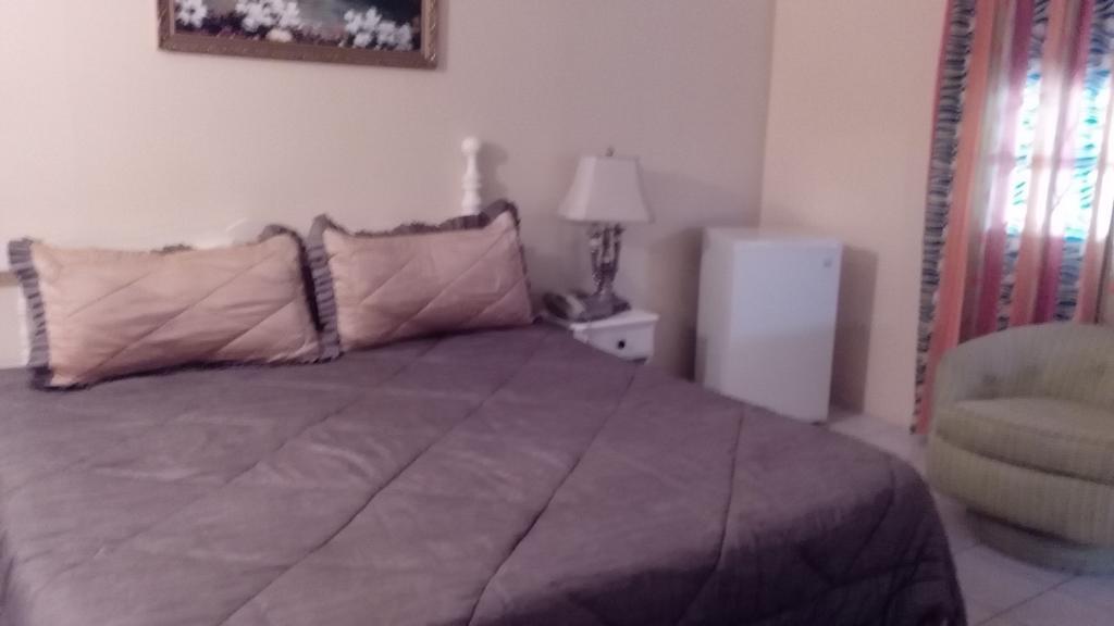 Port Of Call Hotel Black River Room photo